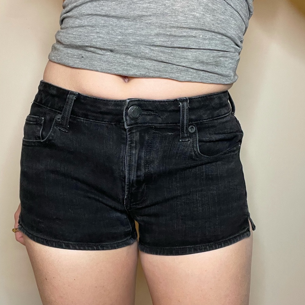 Stretchy black jean shorts